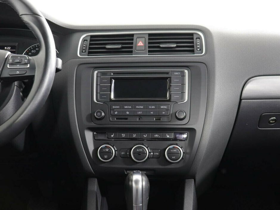 Volkswagen Jetta 1.4 РКПП, 2012, 131 000 км фото 8