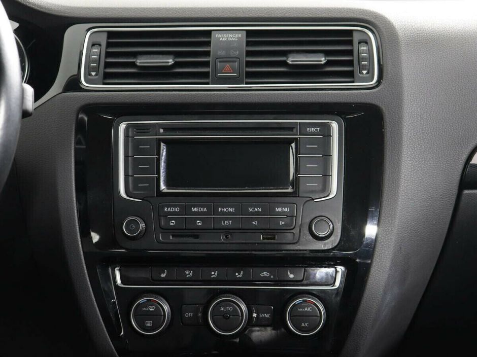 Volkswagen Jetta 1.4 РКПП, 2016, 90 000 км фото 9