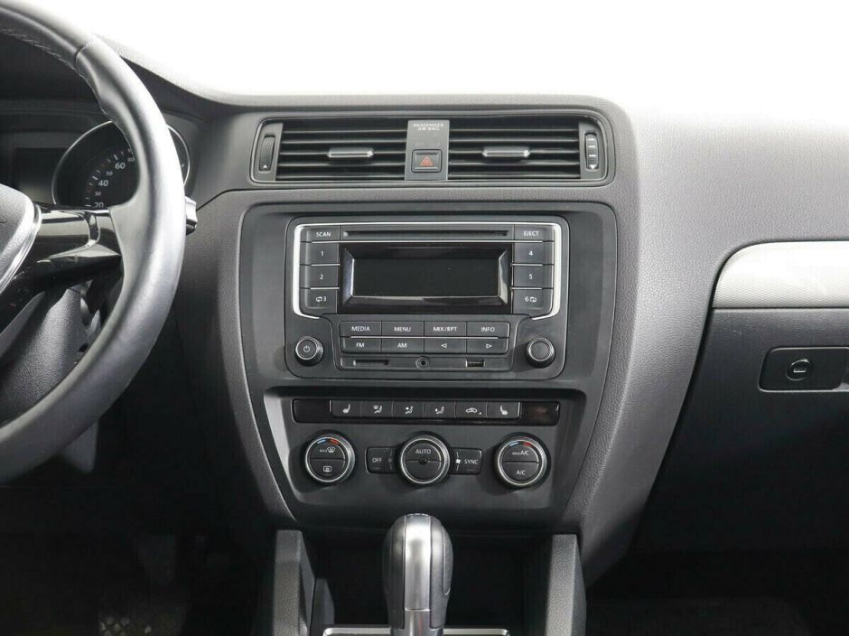 Volkswagen Jetta 1.4 РКПП, 2018, 69 000 км фото 8