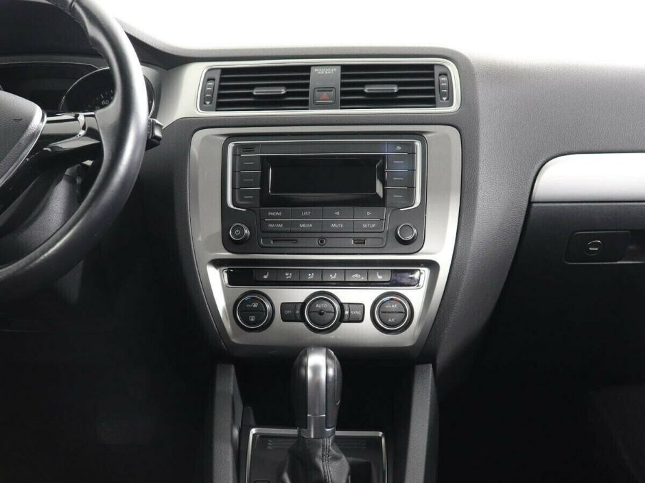Volkswagen Jetta 1.6 АКПП, 2016, 97 000 км фото 9
