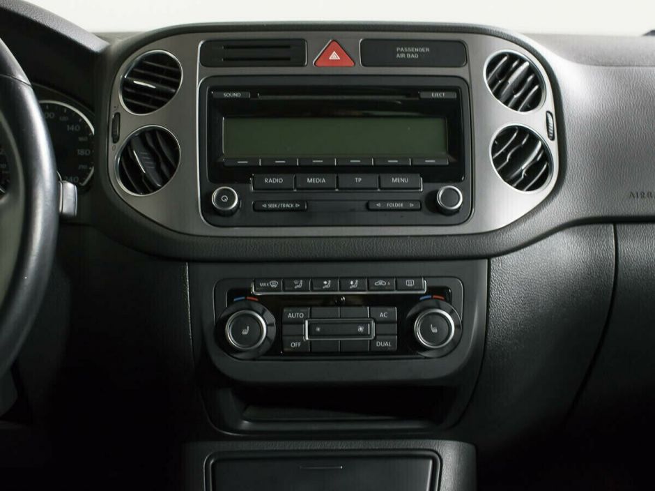 Volkswagen Tiguan 2.0 АКПП, 2011, 158 000 км фото 6