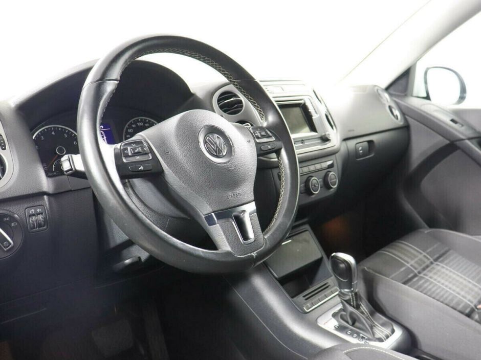 Volkswagen Tiguan 2.0 АКПП, 2012, 139 000 км фото 6