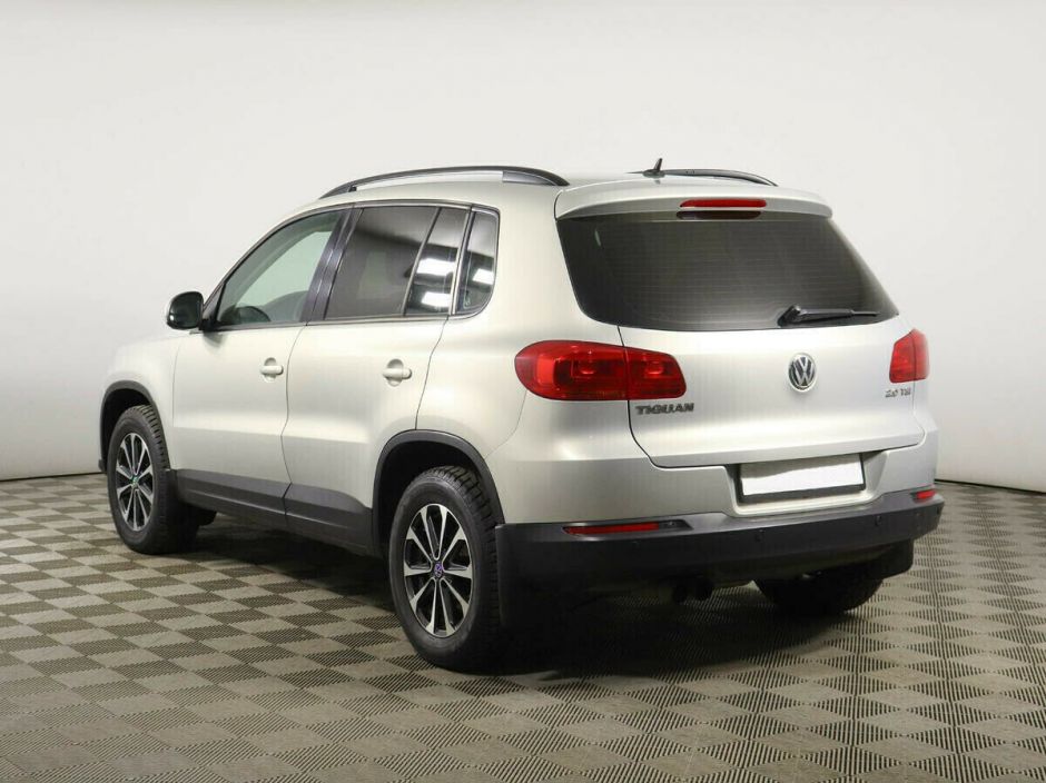 Volkswagen Tiguan 2.0 АКПП, 2013, 132 000 км фото 3