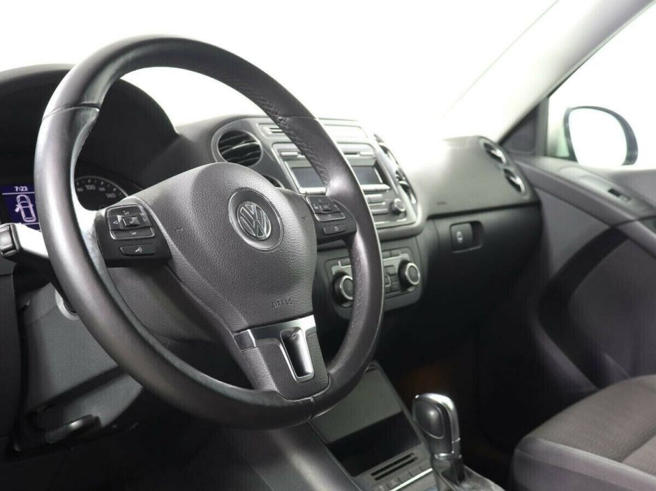 Volkswagen Tiguan 2.0 АКПП, 2013, 132 000 км фото 6