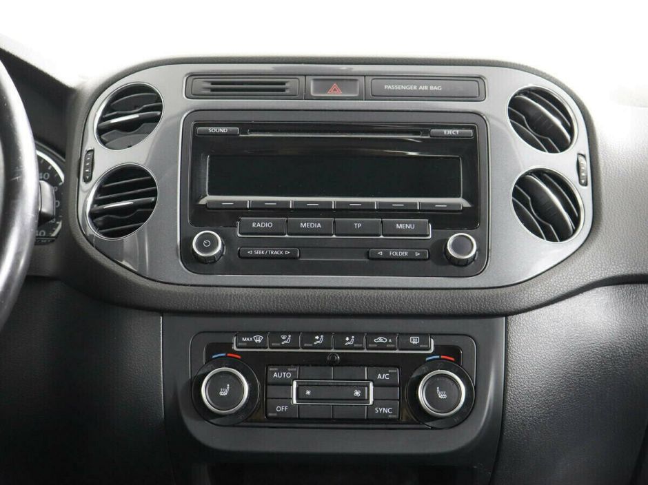 Volkswagen Tiguan 2.0 АКПП, 2012, 140 000 км фото 9