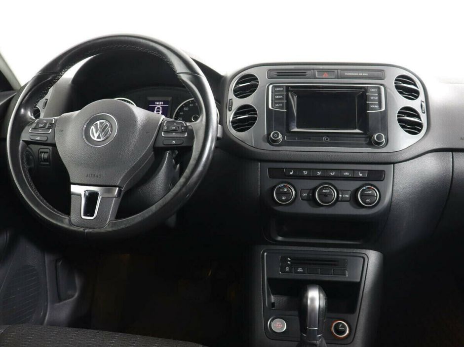 Volkswagen Tiguan 2.0 АКПП, 2015, 101 000 км фото 5