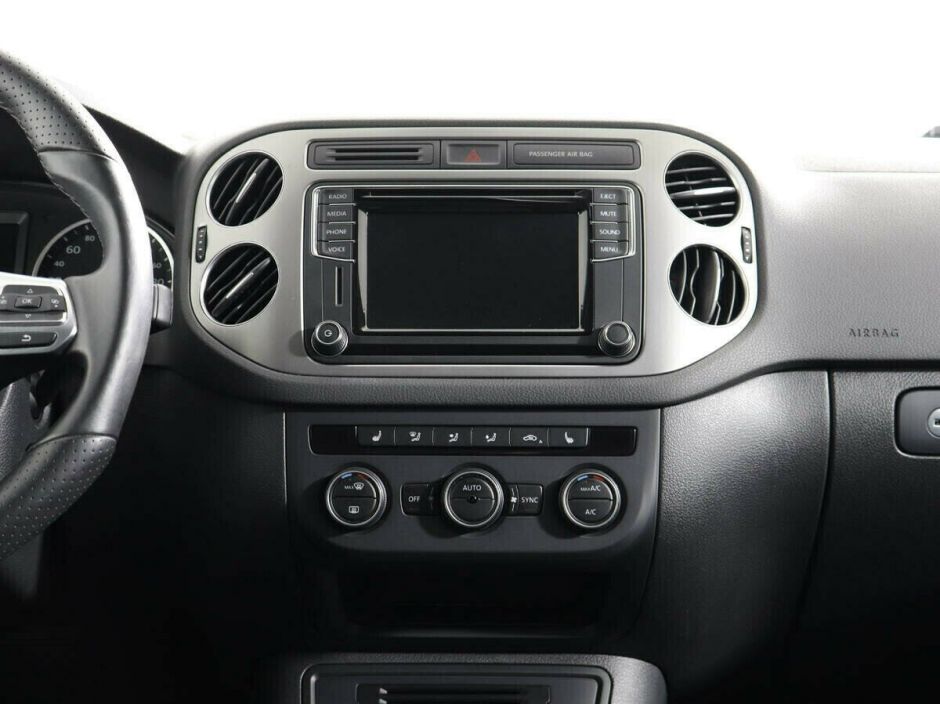 Volkswagen Tiguan 2.0 АКПП, 2012, 135 000 км фото 8