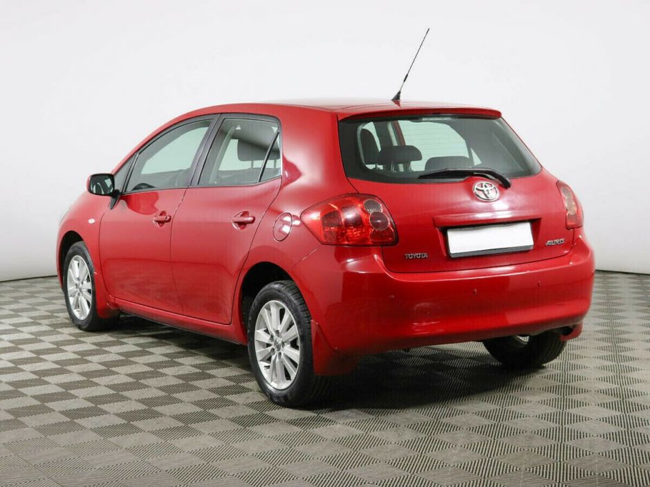 Toyota Auris 1.6 МКПП, 2010, 170 000 км фото 4