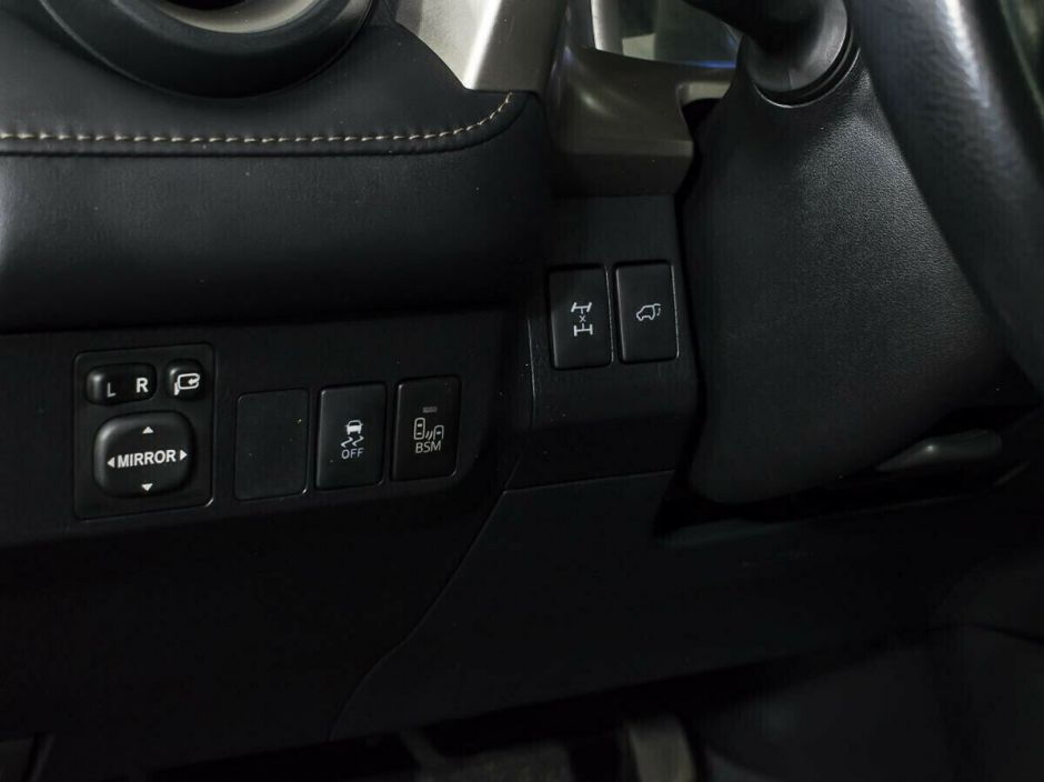 Toyota RAV4 2.2 АКПП, 2013, 125 000 км фото 8