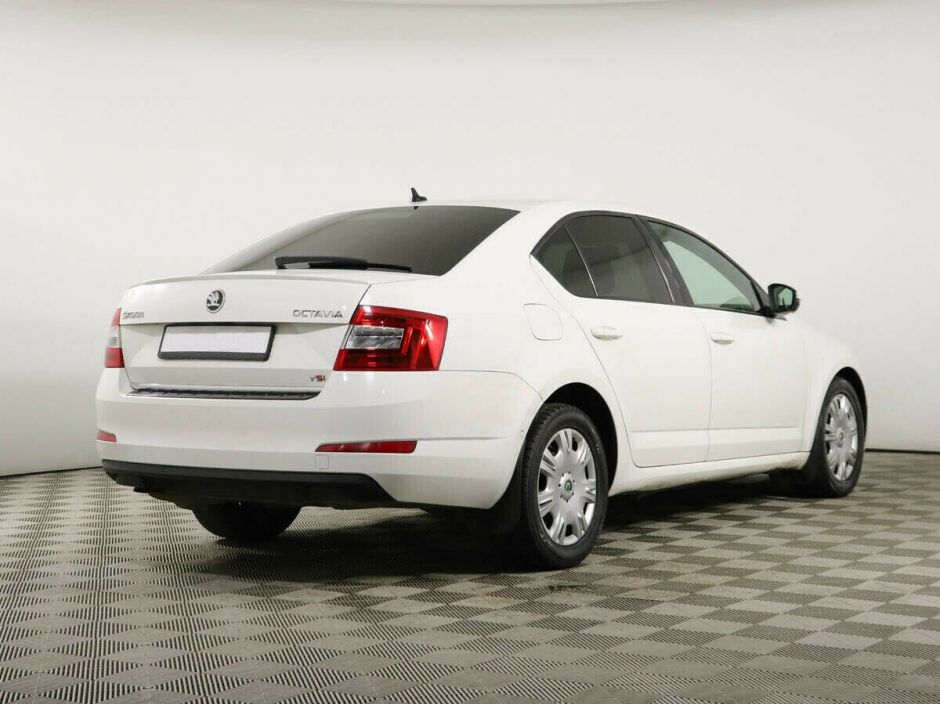 Skoda Octavia 1.8 РКПП, 2013, 125 000 км фото 3