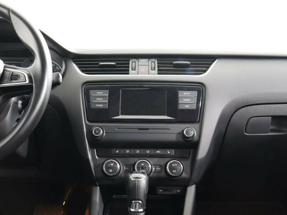 Skoda Octavia 1.4 РКПП, 2015, 102 000 км фото 6