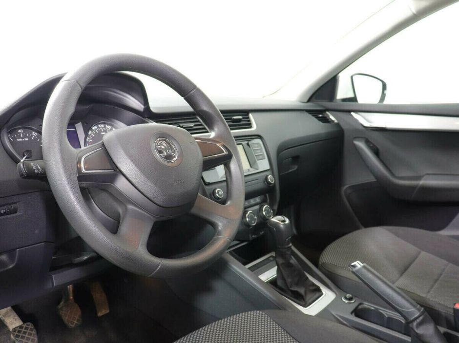 Skoda Octavia 1.6 МКПП, 2015, 95 000 км фото 8