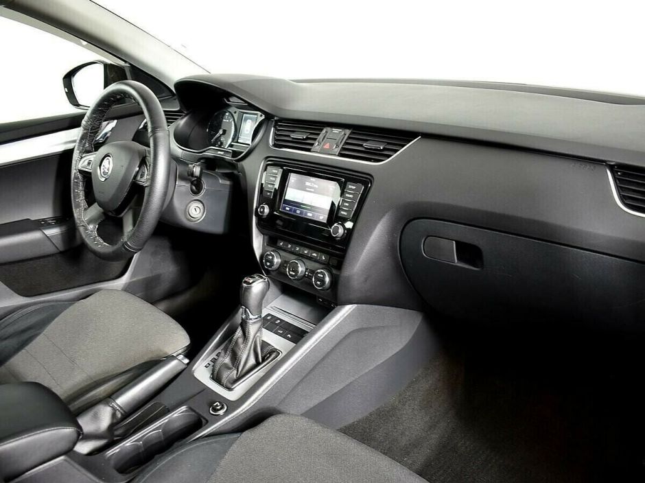 Skoda Octavia 1.8 РКПП, 2015, 95 000 км фото 5