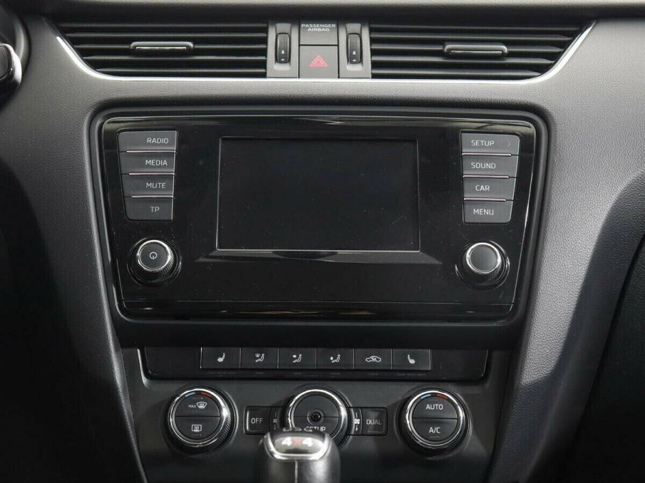 Skoda Octavia 1.8 РКПП, 2015, 100 000 км фото 7