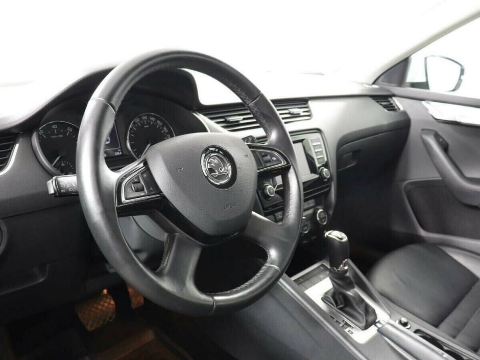 Skoda Octavia 1.8 РКПП, 2015, 100 000 км фото 8