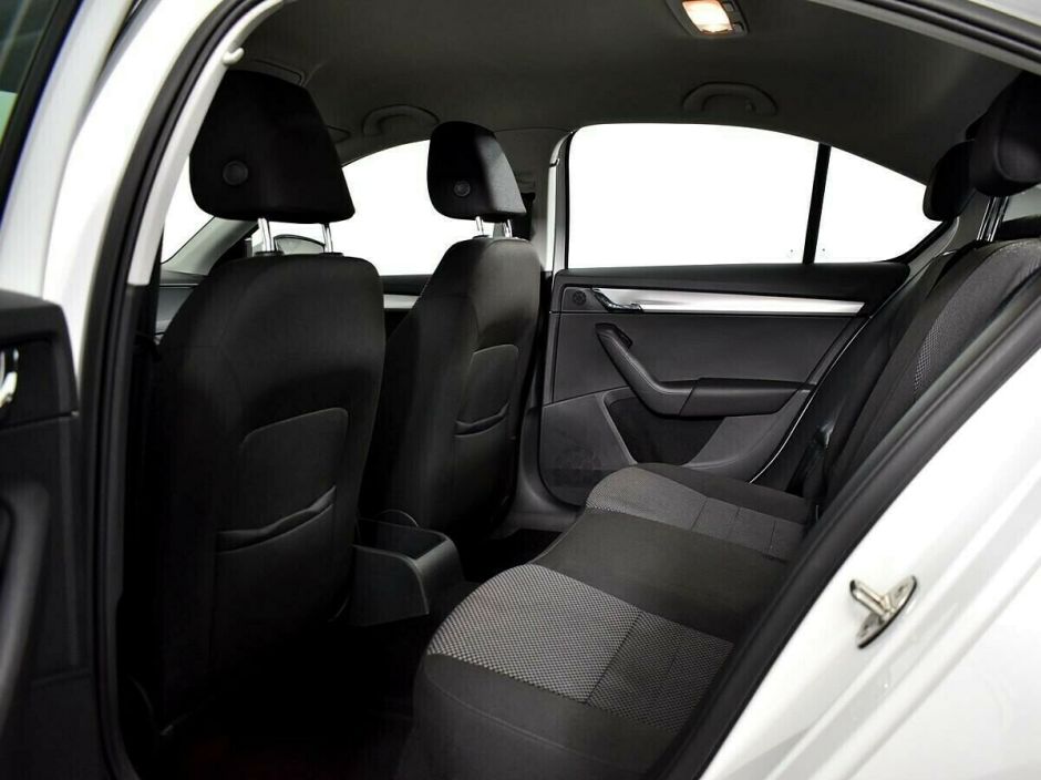 Skoda Octavia 1.4 РКПП, 2015, 110 000 км фото 6