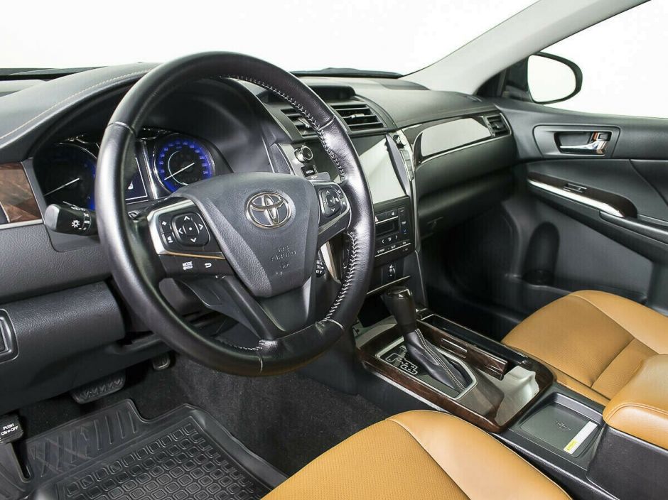 Toyota Camry 2.5 АКПП, 2017, 81 000 км фото 7
