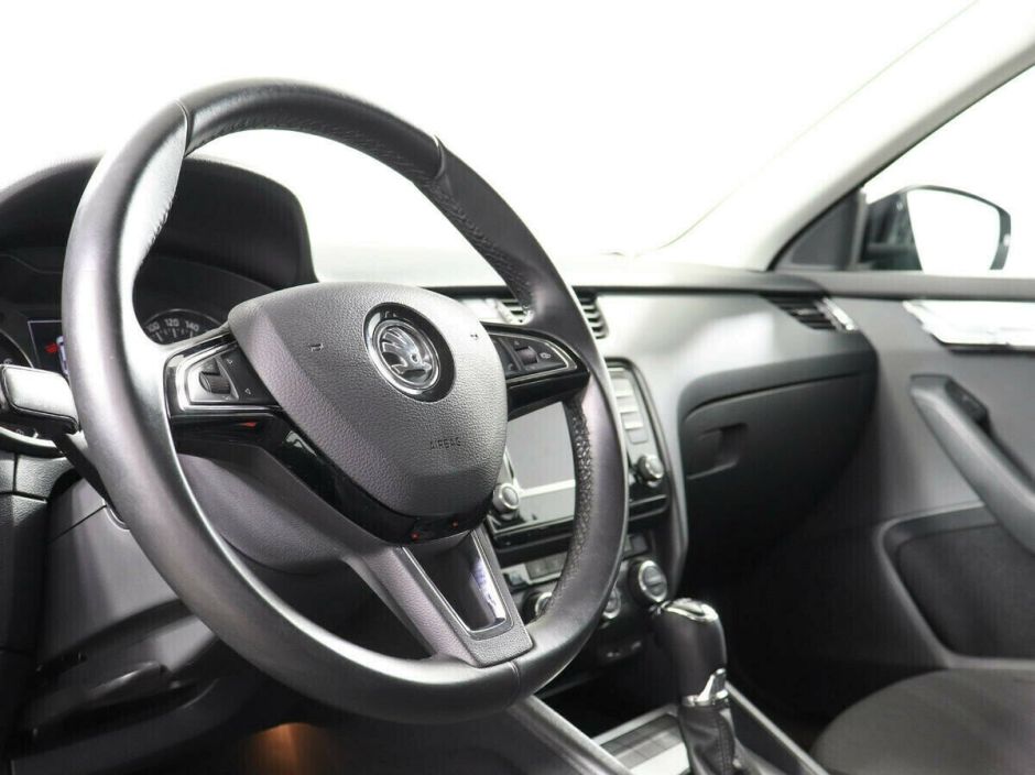 Skoda Octavia 1.8 РКПП, 2016, 88 000 км фото 8