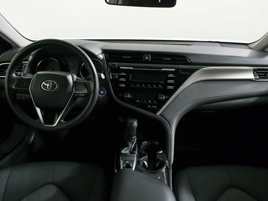 Toyota Camry 2.0 АКПП, 2018, 69 000 км фото 8