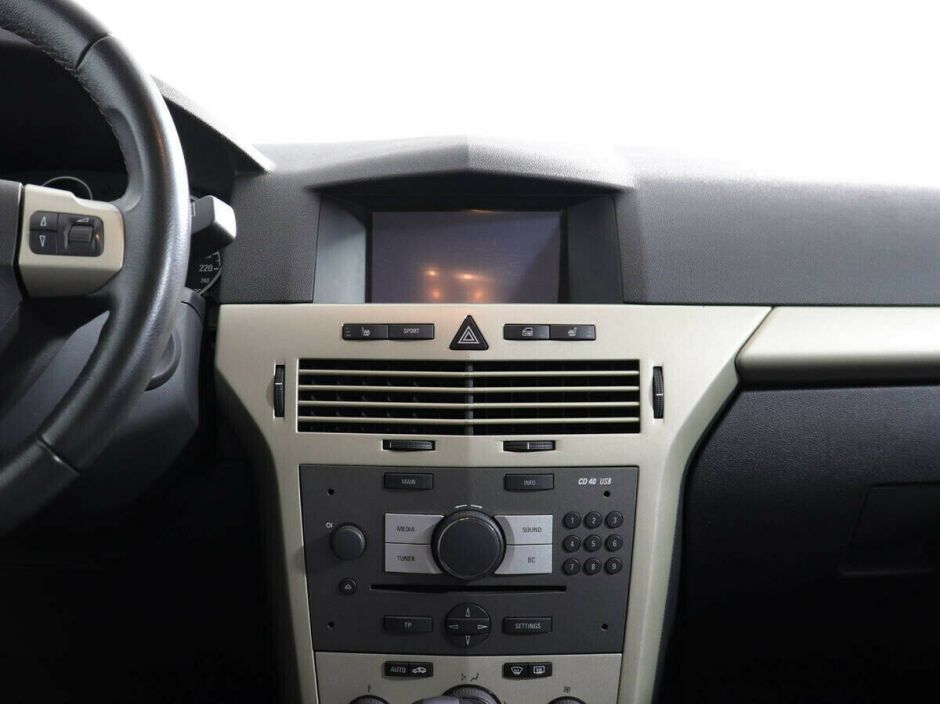 Opel Astra 1.8 АКПП, 2009, 169 000 км фото 9