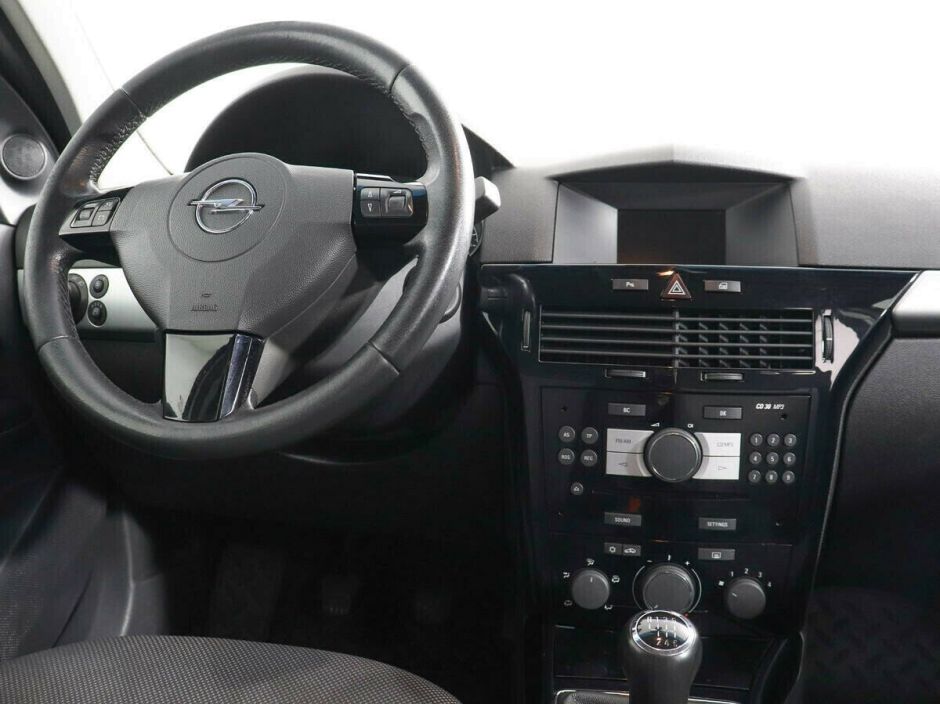 Opel Astra 1.3 МКПП, 2010, 156 000 км фото 6