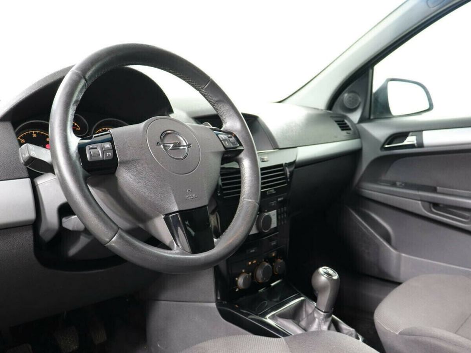 Opel Astra 1.3 МКПП, 2010, 156 000 км фото 8