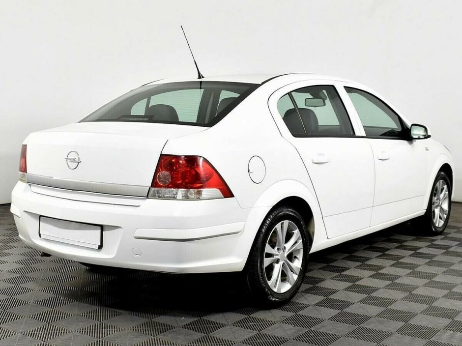 Opel Astra 1.6 МКПП, 2010, 155 000 км фото 3