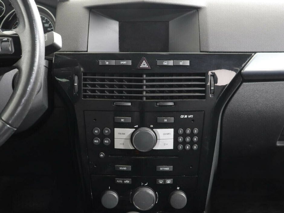 Opel Astra 1.6 РКПП, 2012, 138 000 км фото 5