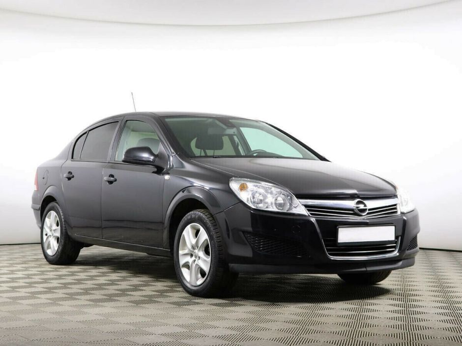 Opel Astra 1.8 МКПП, 2012, 143 000 км фото 2