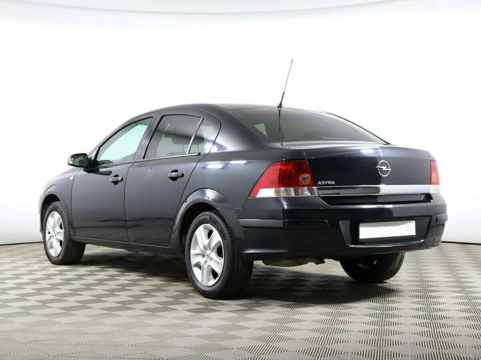 Opel Astra 1.8 МКПП, 2012, 143 000 км фото 4