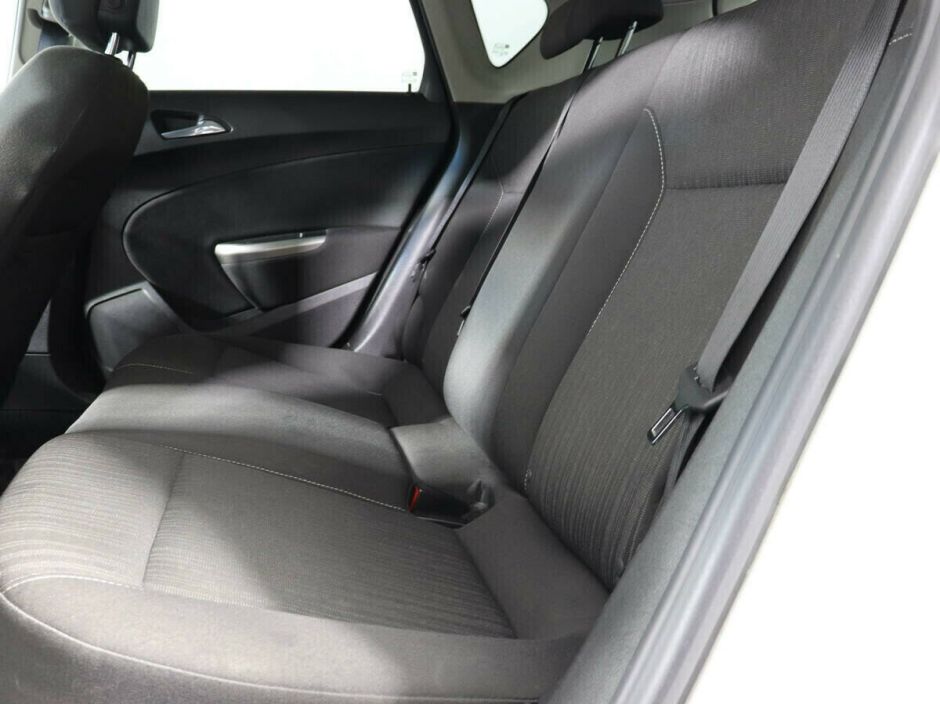 Opel Astra 1.4 АКПП, 2011, 151 000 км фото 9