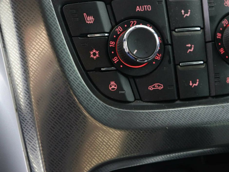 Opel Astra 1.4 АКПП, 2012, 141 000 км фото 8