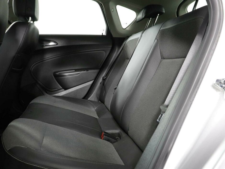 Opel Astra 1.6 АКПП, 2012, 139 000 км фото 9