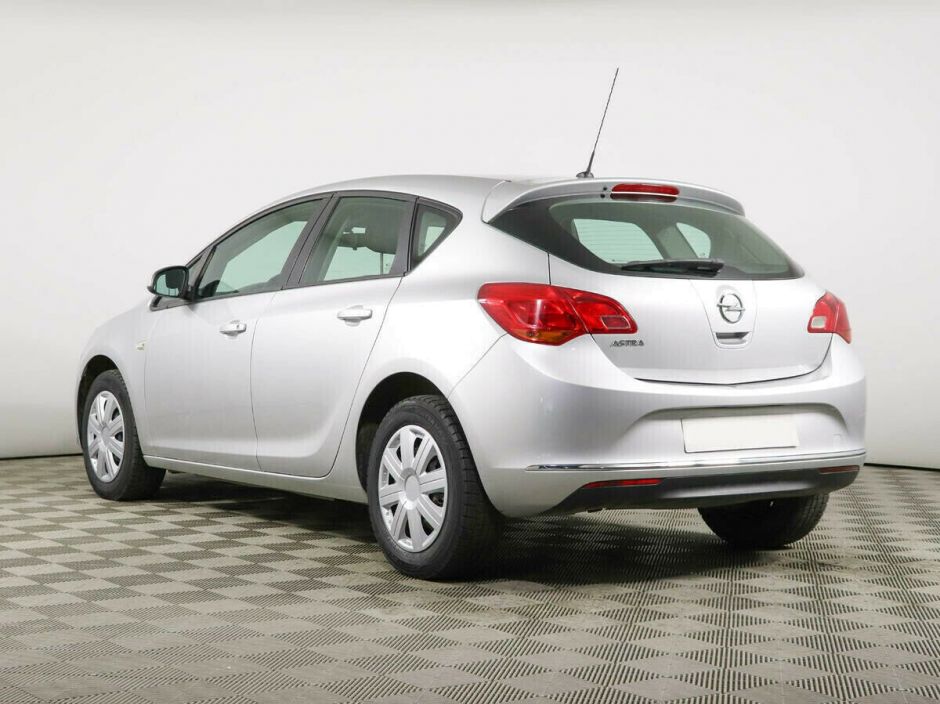 Opel Astra 1.6 МКПП, 2014, 119 000 км фото 4