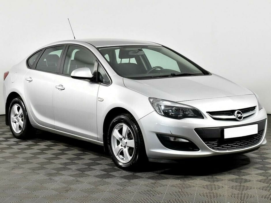 Opel Astra 1.6 МКПП, 2014, 108 000 км фото 2