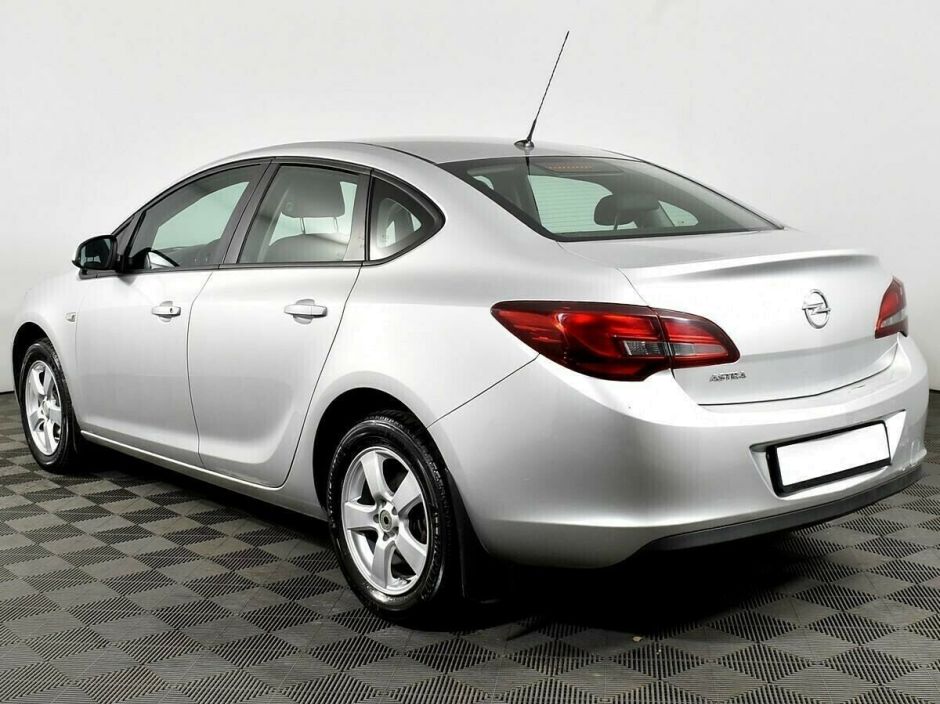 Opel Astra 1.6 МКПП, 2014, 108 000 км фото 4