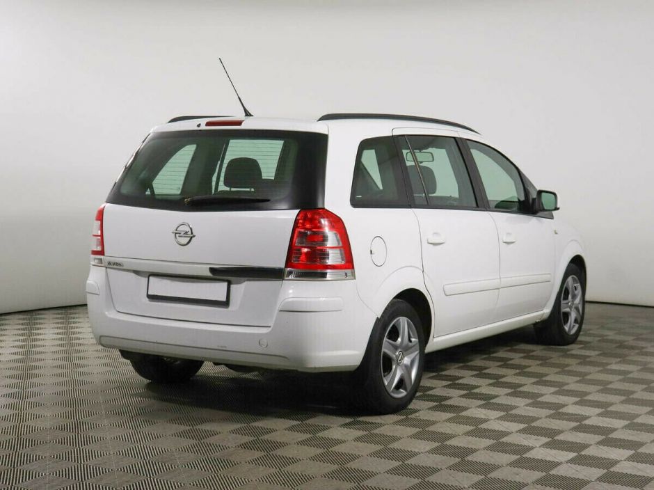 Opel Zafira 1.8 РКПП, 2011, 150 000 км фото 3