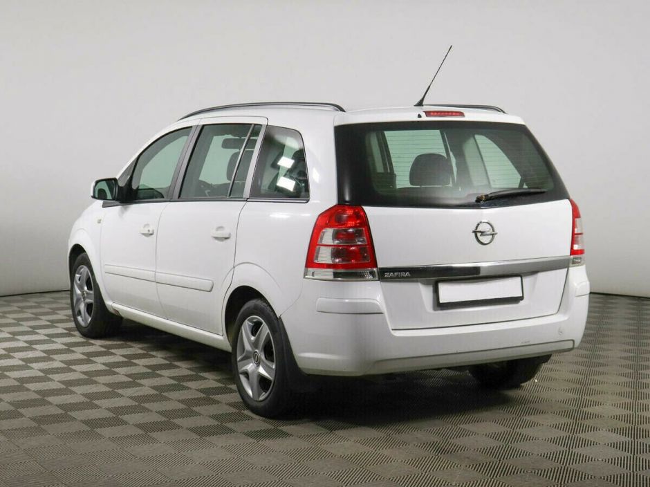 Opel Zafira 1.8 РКПП, 2011, 150 000 км фото 4