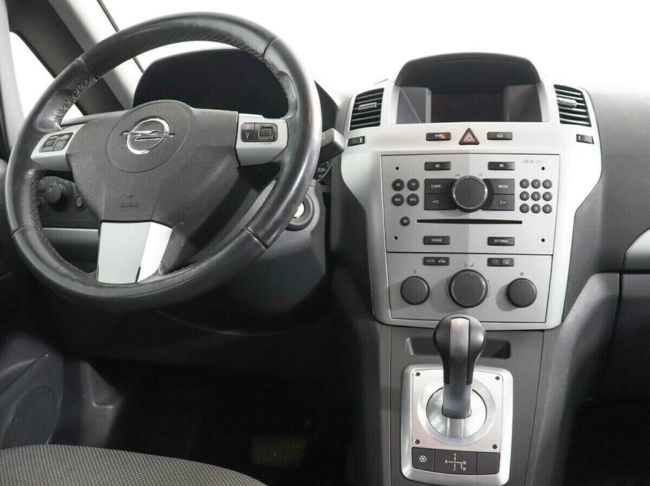 Opel Zafira 1.8 РКПП, 2011, 150 000 км фото 6
