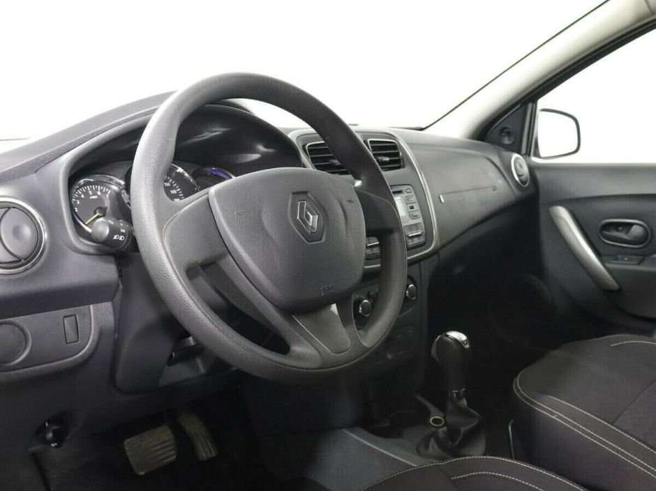Renault Logan 1.6 АКПП, 2015, 100 000 км фото 5