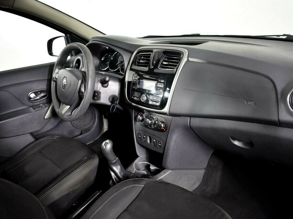 Renault Logan 1.6 МКПП, 2016, 90 000 км фото 6