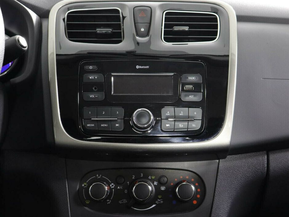 Renault Logan 1.6 АКПП, 2016, 87 000 км фото 5