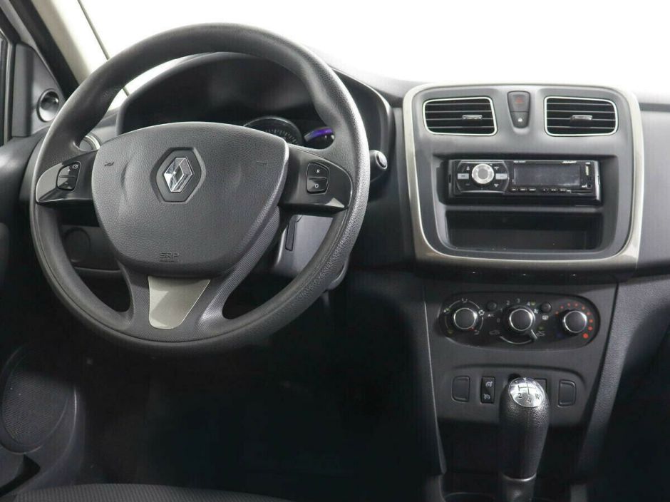 Renault Sandero 1.6 МКПП, 2016, 96 000 км фото 6