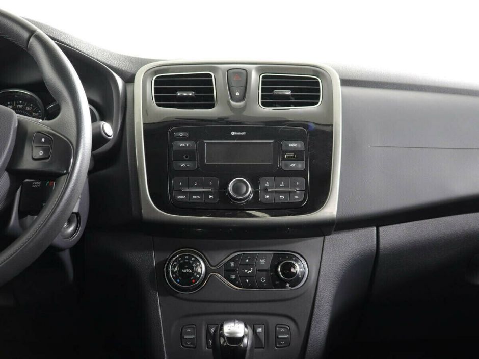 Renault Sandero 1.6 АКПП, 2017, 74 000 км фото 5