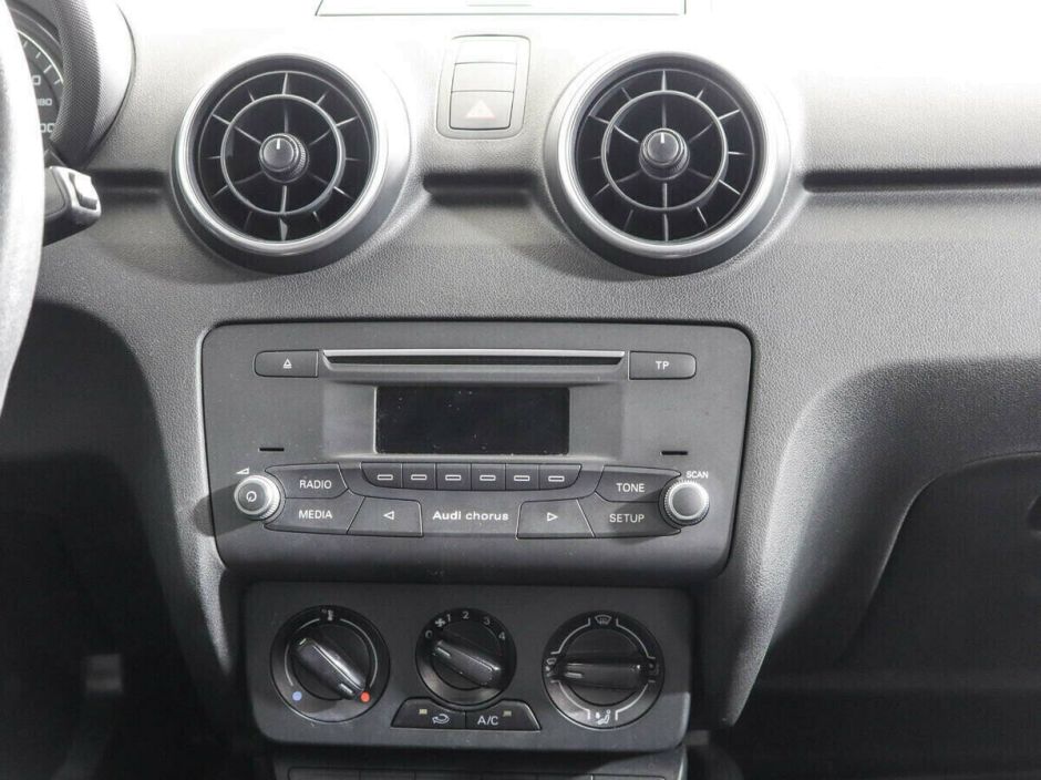 Audi A1 1.4 РКПП, 2016, 93 000 км фото 8