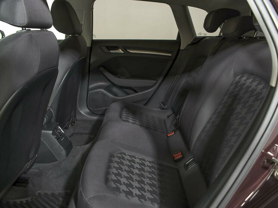 Audi A3 1.2 РКПП, 2015, 85 000 км фото 9