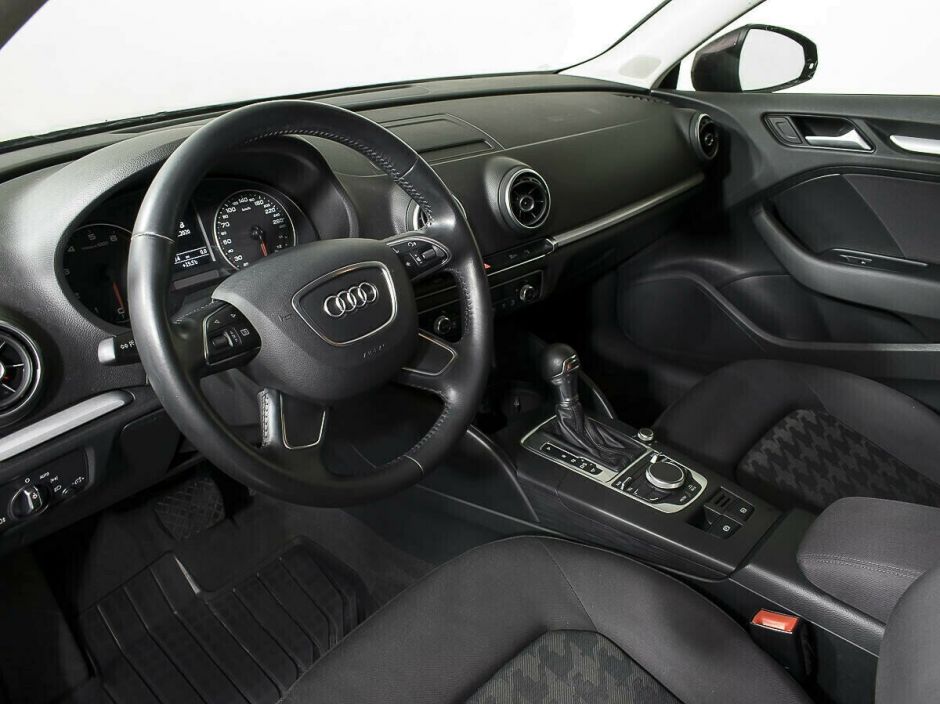 Audi A3 1.2 РКПП, 2015, 85 000 км фото 10