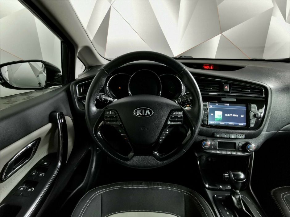 Kia Ceed 1.6 РКПП, 2015, 104 000 км фото 9