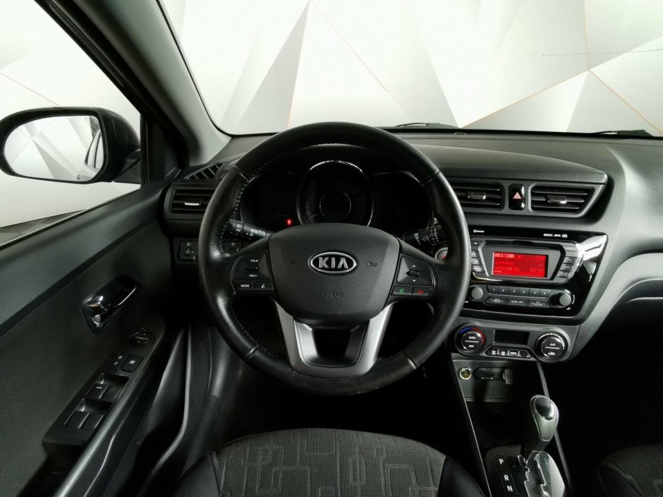 Kia Rio 1.6 АКПП, 2013, 121 000 км фото 8