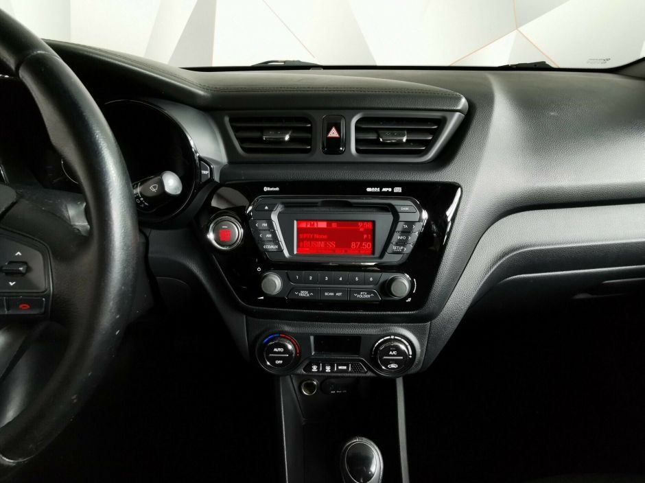 Kia Rio 1.6 АКПП, 2013, 121 000 км фото 9